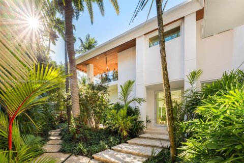 Villa ou maison à vendre à Coral Gables, Floride: 5 chambres, 648.27 m2 № 1972635 - photo 2