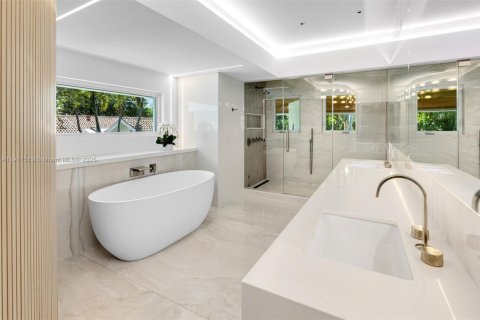 Villa ou maison à vendre à Coral Gables, Floride: 5 chambres, 648.27 m2 № 1972635 - photo 26