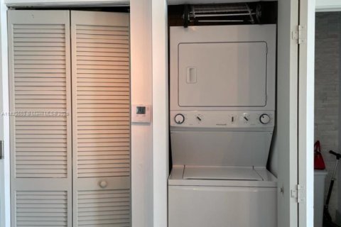 Copropriété à vendre à Miami, Floride: 1 chambre, 73.76 m2 № 1938137 - photo 9