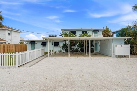 Commercial property in Indian Rocks Beach, Florida 6 bedrooms, 228.91 sq.m. № 2217743 - photo 9