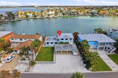 Commercial property in Indian Rocks Beach, Florida 6 bedrooms, 228.91 sq.m. № 2217743 - photo 7