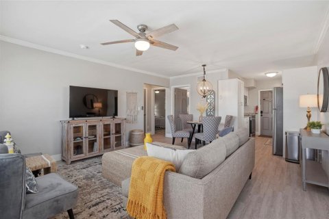 Commercial property in Indian Rocks Beach, Florida 6 bedrooms, 228.91 sq.m. № 2217743 - photo 16