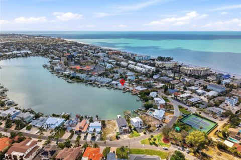 Commercial property in Indian Rocks Beach, Florida 6 bedrooms, 228.91 sq.m. № 2217743 - photo 6