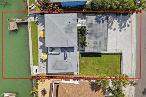 Commercial property in Indian Rocks Beach, Florida 6 bedrooms, 228.91 sq.m. № 2217743 - photo 8