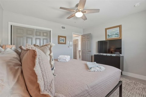 Commercial property in Indian Rocks Beach, Florida 6 bedrooms, 228.91 sq.m. № 2217743 - photo 26
