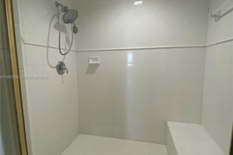 Снять в аренду кондоминиум в Дорал, Флорида 3 спальни, 158.86м2, № 2006712 - фото 28