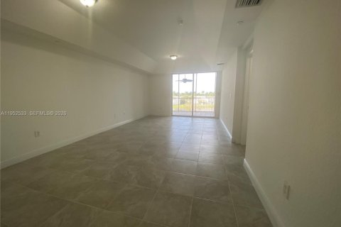 Снять в аренду кондоминиум в Дорал, Флорида 3 спальни, 158.86м2, № 2006712 - фото 11