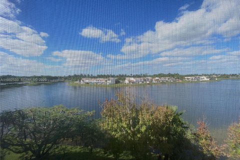 Снять в аренду кондоминиум в Дорал, Флорида 3 спальни, 158.86м2, № 2006712 - фото 15