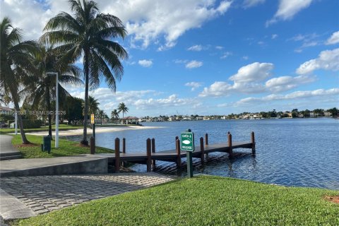 Снять в аренду кондоминиум в Дорал, Флорида 3 спальни, 158.86м2, № 2006712 - фото 30