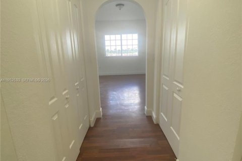 Снять в аренду кондоминиум в Дорал, Флорида 3 спальни, 158.86м2, № 2006712 - фото 29