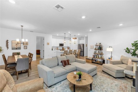 Villa ou maison à vendre à Deltona, Floride: 4 chambres, 176.79 m2 № 2208160 - photo 7