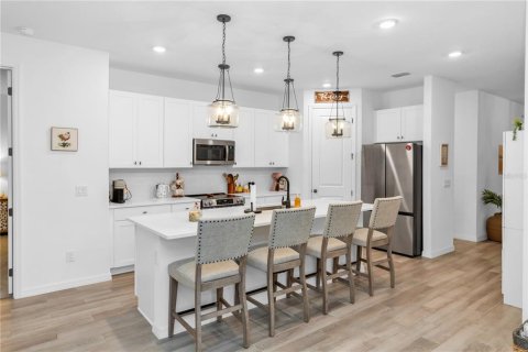 Villa ou maison à vendre à Deltona, Floride: 4 chambres, 176.79 m2 № 2208160 - photo 3