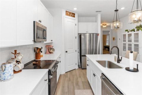 Villa ou maison à vendre à Deltona, Floride: 4 chambres, 176.79 m2 № 2208160 - photo 6