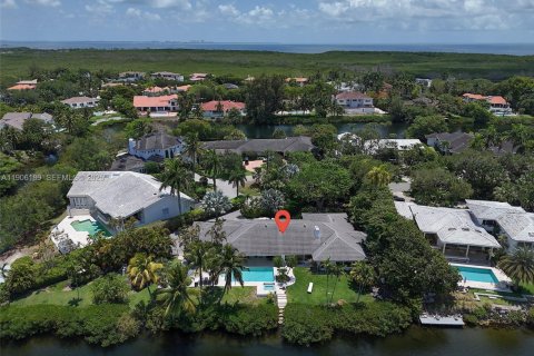 Снять в аренду виллу или дом в Корал-Гейблс, Флорида 5 спален, 356.37м2, № 2053117 - фото 7