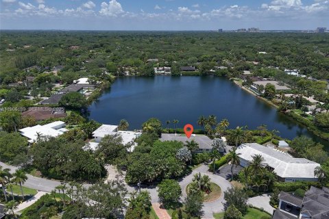 Снять в аренду виллу или дом в Корал-Гейблс, Флорида 5 спален, 356.37м2, № 2053117 - фото 5