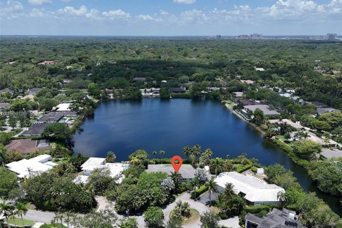 Снять в аренду виллу или дом в Корал-Гейблс, Флорида 5 спален, 356.37м2, № 2053117 - фото 14