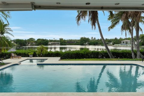 Снять в аренду виллу или дом в Корал-Гейблс, Флорида 5 спален, 356.37м2, № 2053117 - фото 15