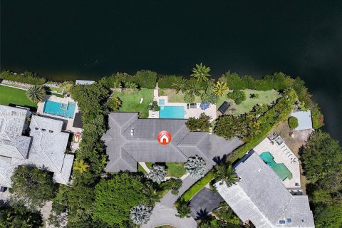 Снять в аренду виллу или дом в Корал-Гейблс, Флорида 5 спален, 356.37м2, № 2053117 - фото 12