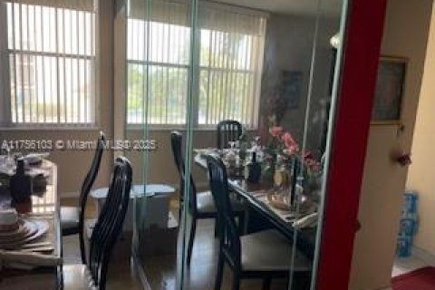 Condominio en venta en Lauderhill, Florida, 3 dormitorios, 147.06 m2 № 1860178 - foto 10