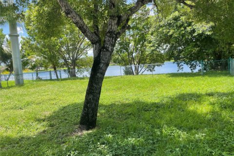 Casa en venta en Homestead, Florida, 4 dormitorios, 182.83 m2 № 2015982 - foto 3