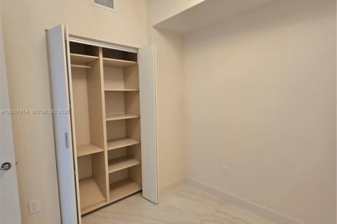 Condo in Miami, Florida, 1 bedroom № 2171552 - photo 21