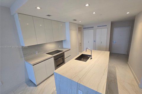 Condo in Miami, Florida, 1 bedroom № 2171552 - photo 14