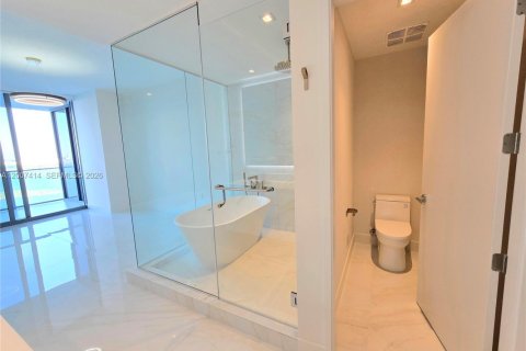 Condo in Miami, Florida, 1 bedroom № 2171552 - photo 30