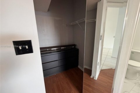 Apartment in Miami, Florida 2 bedrooms, 88.26 sq.m. № 2040430 - photo 11