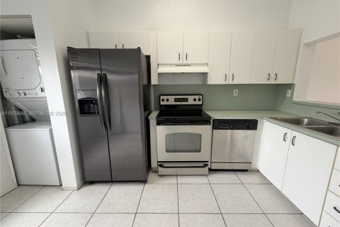 Apartment in Miami, Florida 2 bedrooms, 88.26 sq.m. № 2040430 - photo 3