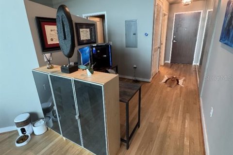 Condo in Tampa, Florida, 1 bedroom  № 1824719 - photo 7