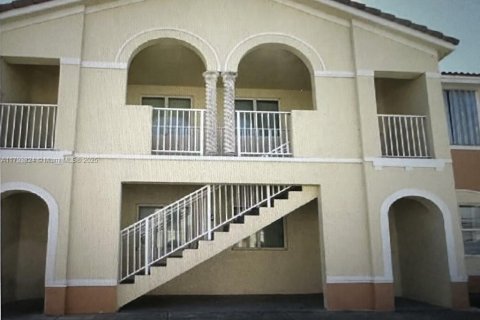 Condo in Homestead, Florida, 3 bedrooms № 1959242 - photo 1