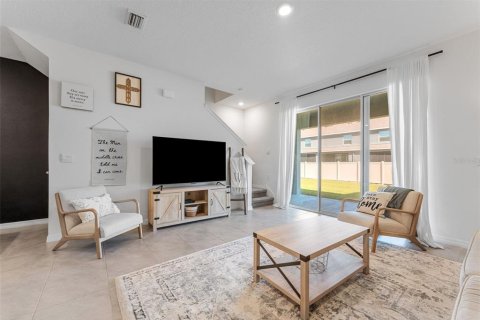 Townhouse in Wesley Chapel, Florida 3 bedrooms, 155.43 sq.m. № 1637377 - photo 11