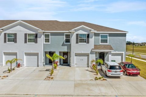 Townhouse in Wesley Chapel, Florida 3 bedrooms, 155.43 sq.m. № 1637377 - photo 3