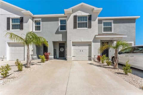 Townhouse in Wesley Chapel, Florida 3 bedrooms, 155.43 sq.m. № 1637377 - photo 2