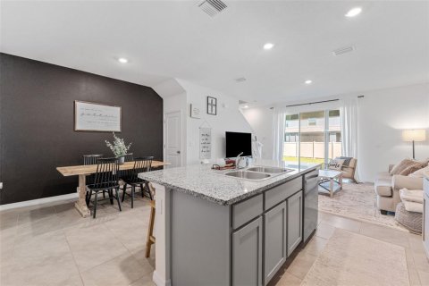 Townhouse in Wesley Chapel, Florida 3 bedrooms, 155.43 sq.m. № 1637377 - photo 7