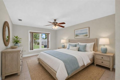 House in Lakeland, Florida 4 bedrooms, 274.06 sq.m. № 2156628 - photo 11