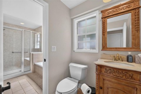 House in Lakeland, Florida 4 bedrooms, 274.06 sq.m. № 2156628 - photo 20