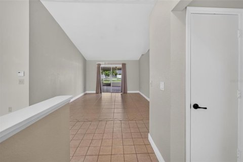 House in Lakeland, Florida 4 bedrooms, 274.06 sq.m. № 2156628 - photo 4