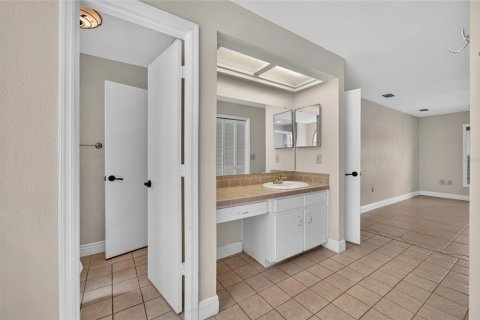 House in Lakeland, Florida 4 bedrooms, 274.06 sq.m. № 2156628 - photo 19
