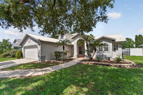 House in Lakeland, Florida 4 bedrooms, 274.06 sq.m. № 2156628