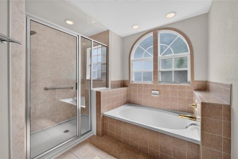 House in Lakeland, Florida 4 bedrooms, 274.06 sq.m. № 2156628 - photo 17