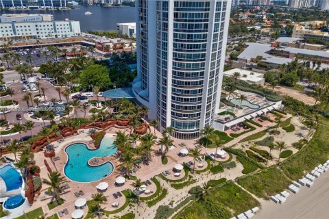 Купить кондоминиум в Санни-Айлс-Бич, Флорида 1 спальня, 89м2, № 1988302 - фото 2