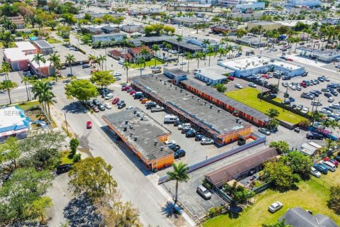 Commercial property in Homestead, Florida № 1976644 - photo 11