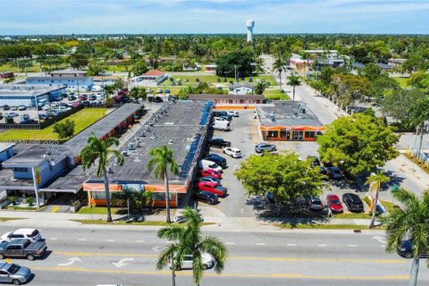 Commercial property in Homestead, Florida № 1976644 - photo 9
