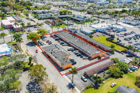 Commercial property in Homestead, Florida № 1976644 - photo 2