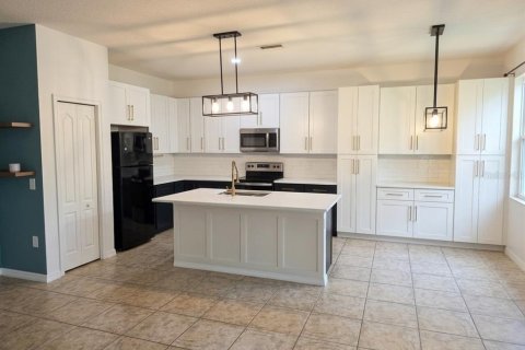 House in Wesley Chapel, Florida 3 bedrooms, 143.72 sq.m. № 2230523 - photo 15