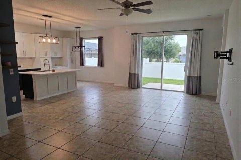 House in Wesley Chapel, Florida 3 bedrooms, 143.72 sq.m. № 2230523 - photo 13