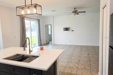 House in Wesley Chapel, Florida 3 bedrooms, 143.72 sq.m. № 2230523 - photo 14