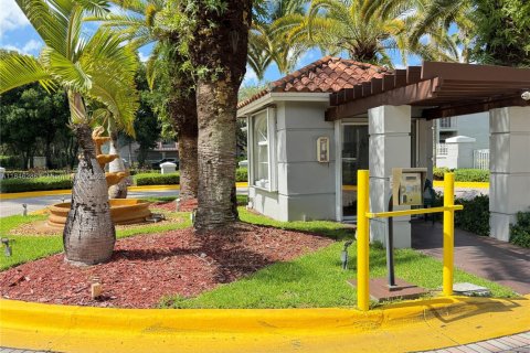 Condominio en alquiler en Doral, Florida, 3 dormitorios, 104.05 m2 № 1981071 - foto 3