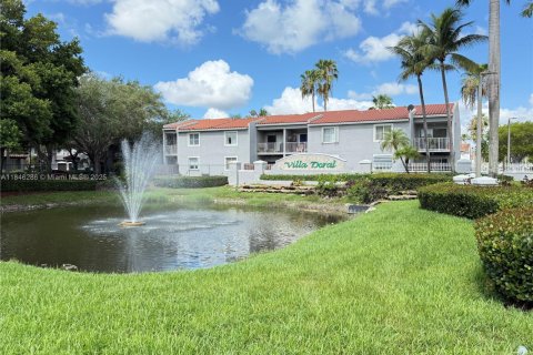 Condominio en Doral, Florida, 3 dormitorios  № 1981071